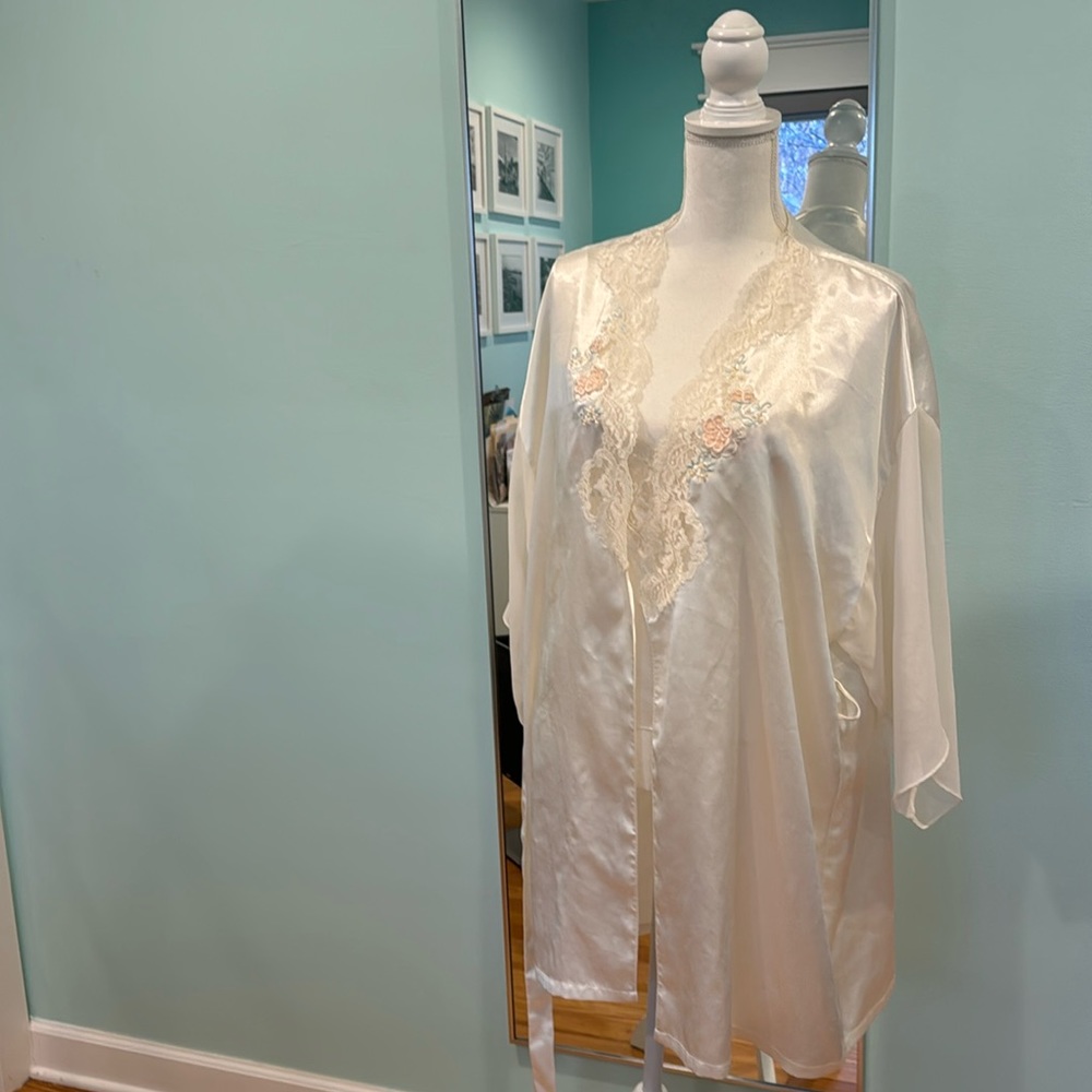 Lingerie robe set two piece camisole and robe cream embroidery lace